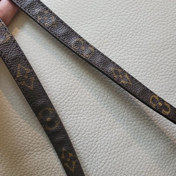UNISEX~LOUIS VUITTON~ MONOGRAM~SHOULDER STRAP~ 38.75" - Picture 9 of 16